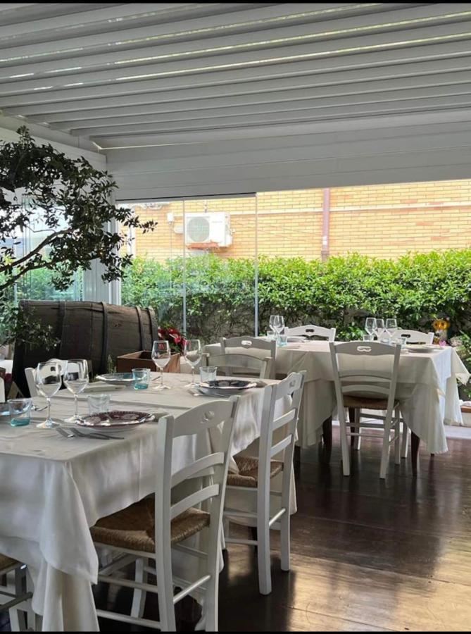 Villa Pisola Fiumicino Airport - Seafront 외부 사진