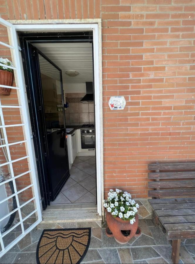 Villa Pisola Fiumicino Airport - Seafront 외부 사진
