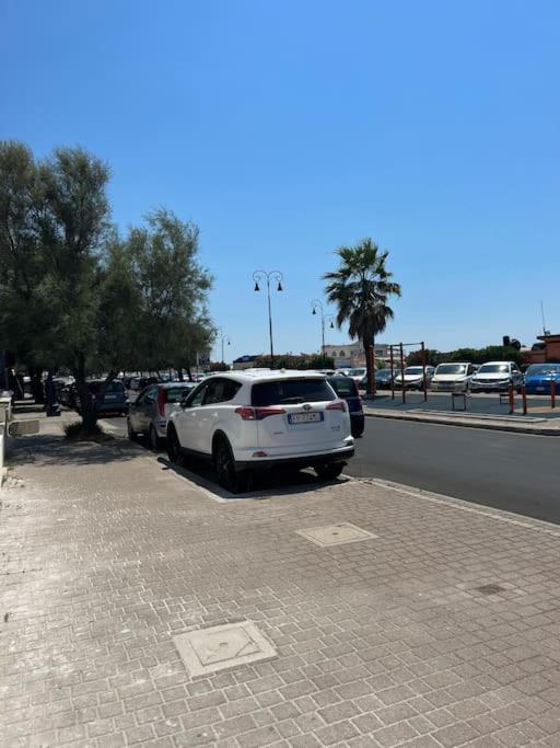 Villa Pisola Fiumicino Airport - Seafront 외부 사진