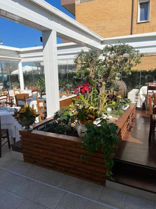 Villa Pisola Fiumicino Airport - Seafront 외부 사진