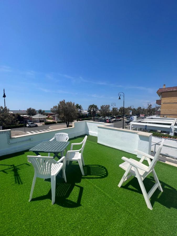 Villa Pisola Fiumicino Airport - Seafront 외부 사진