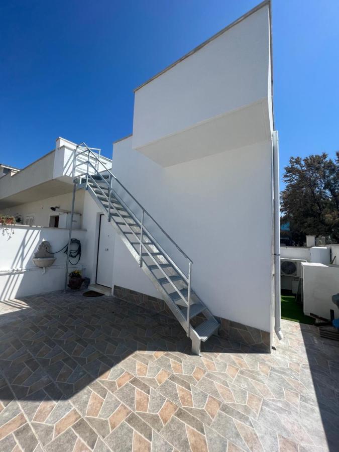 Villa Pisola Fiumicino Airport - Seafront 외부 사진