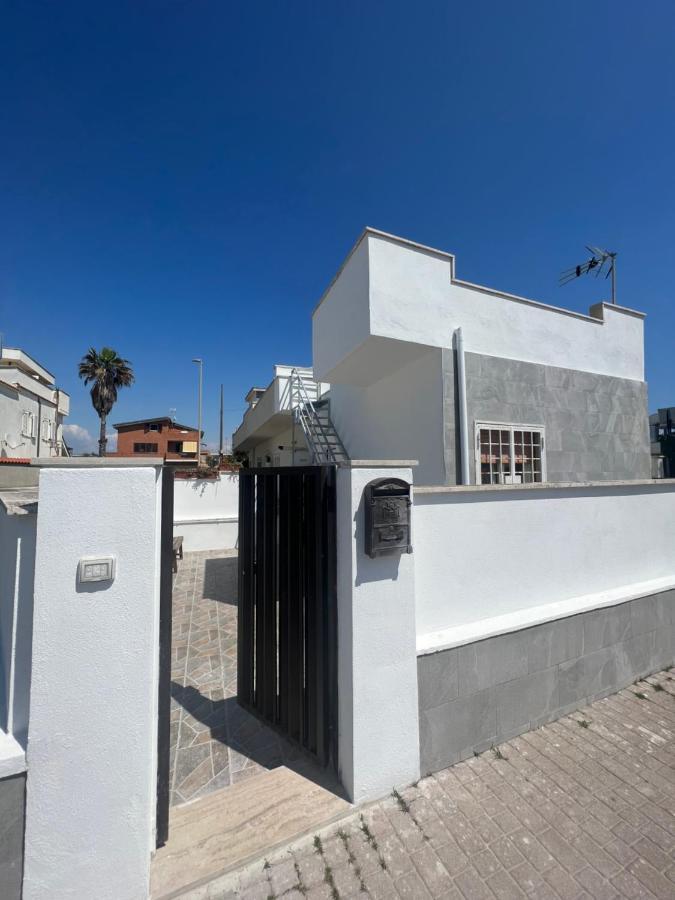 Villa Pisola Fiumicino Airport - Seafront 외부 사진